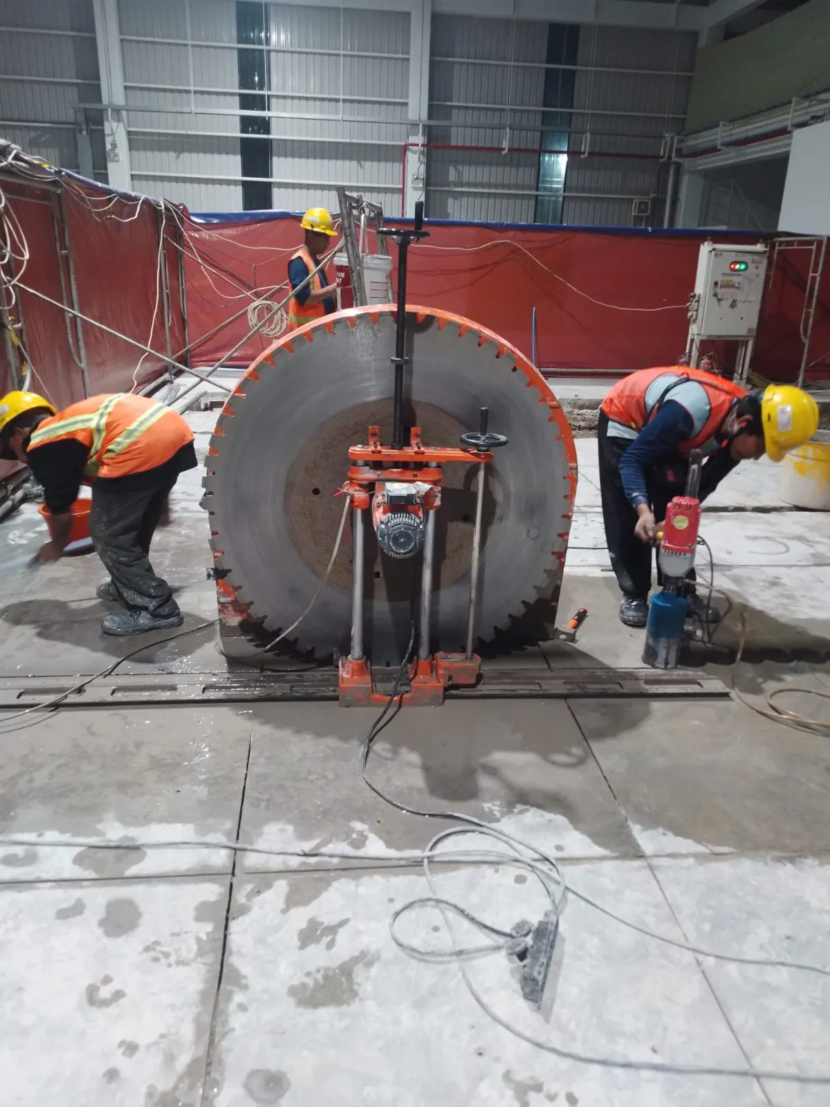 Jasa Cutting Beton Profesional: Solusi Pemotongan Beton Presisi dan Rapi